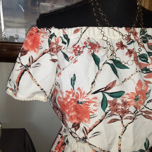 Stylehouse Off the Shoulder Floral Mini Dress w/ pockets Size Small - Picture 4 of 15
